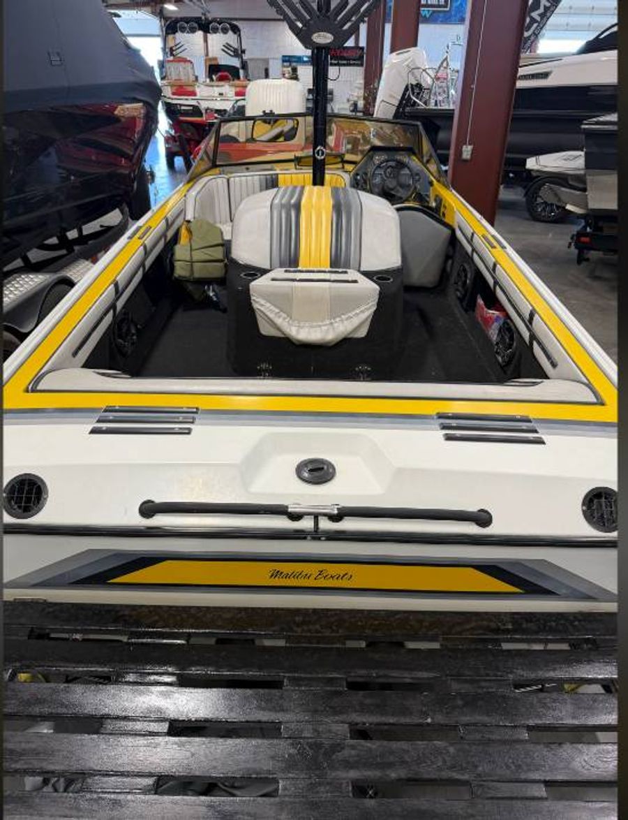 1990 Malibu Skier, photo 2 of 4